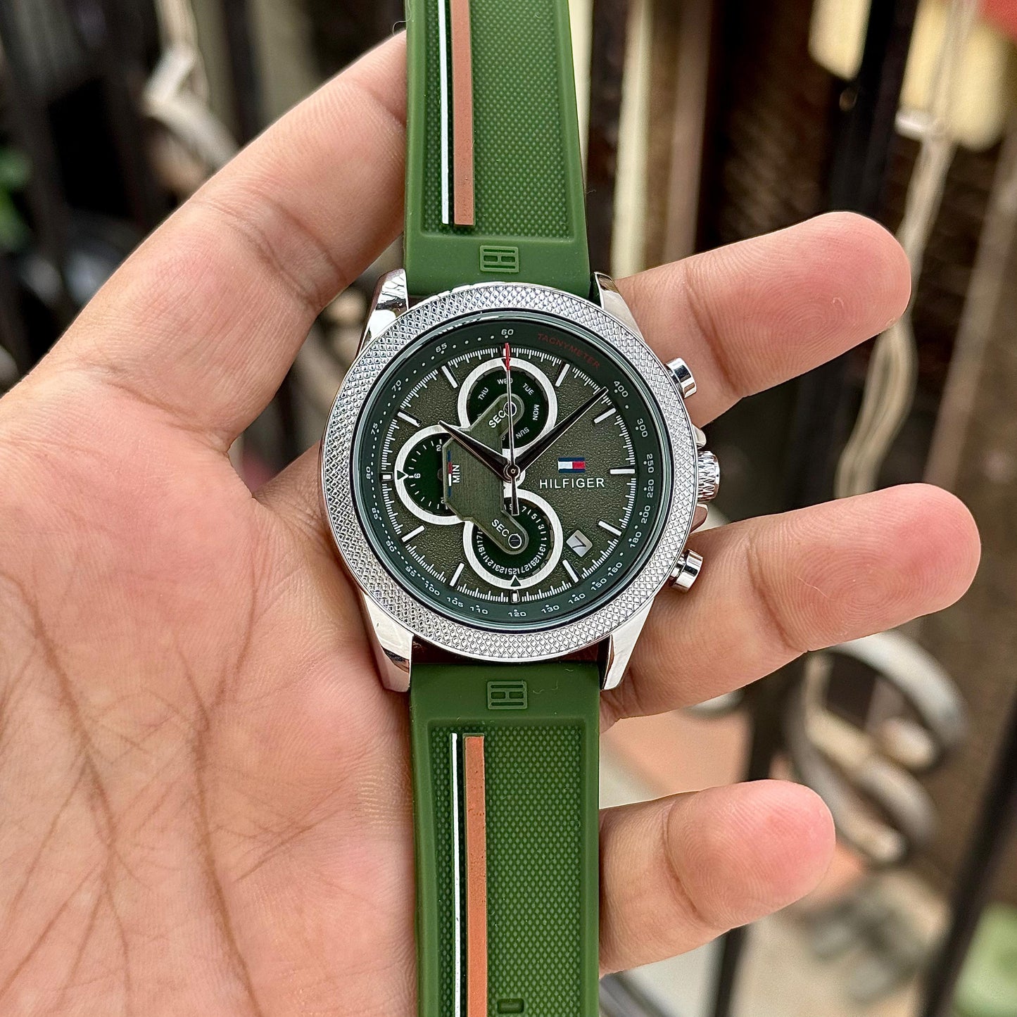 β
TOMMY HILFIGER