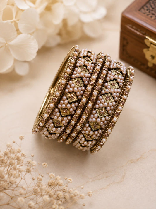 Beautiful bangles  Set with pearls   SIZE : 2.2/2.4/2.6/2.8
