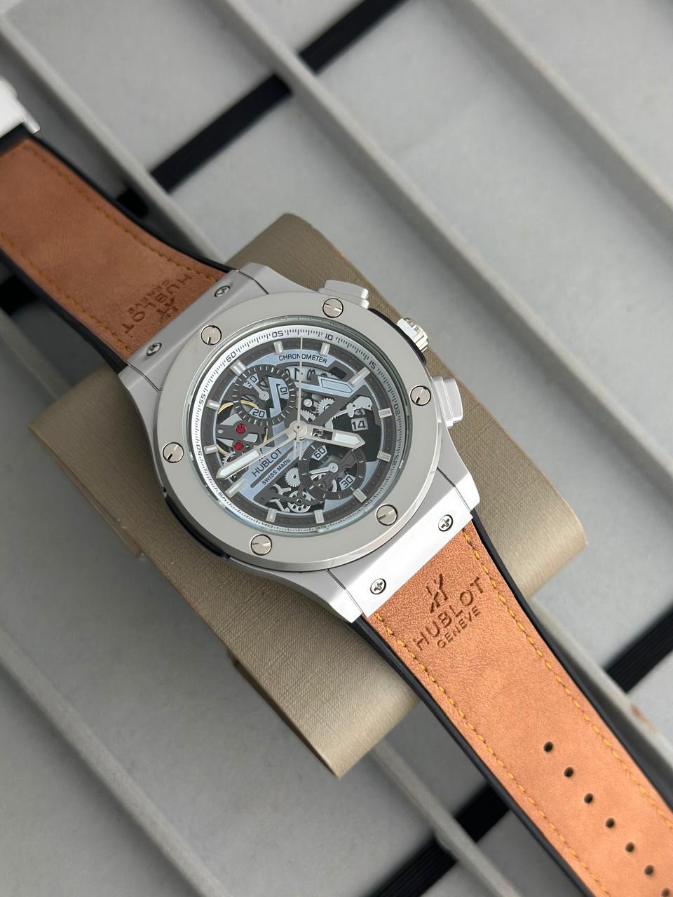 Hublot ✌️Premium Quality (VERY GOOD QUALITY)✌️*