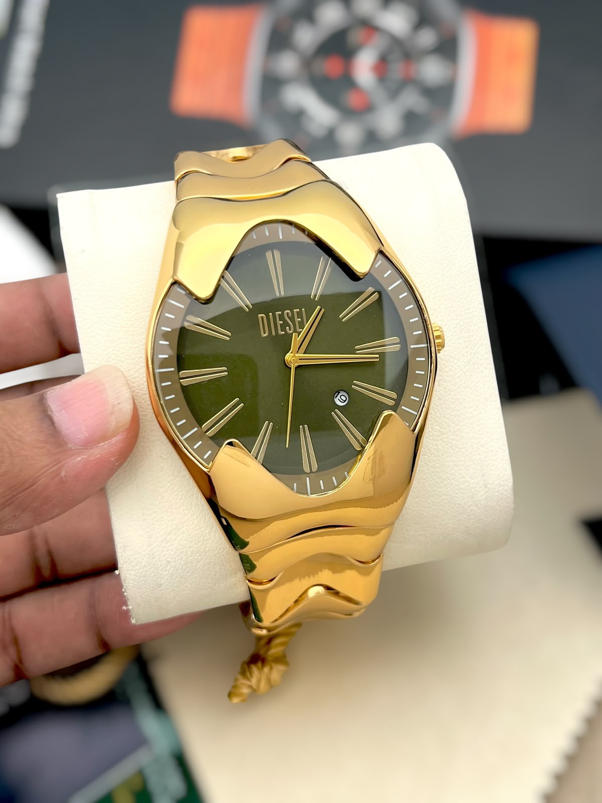 *DIESEL GOLD TONE LUXURY WATCH*