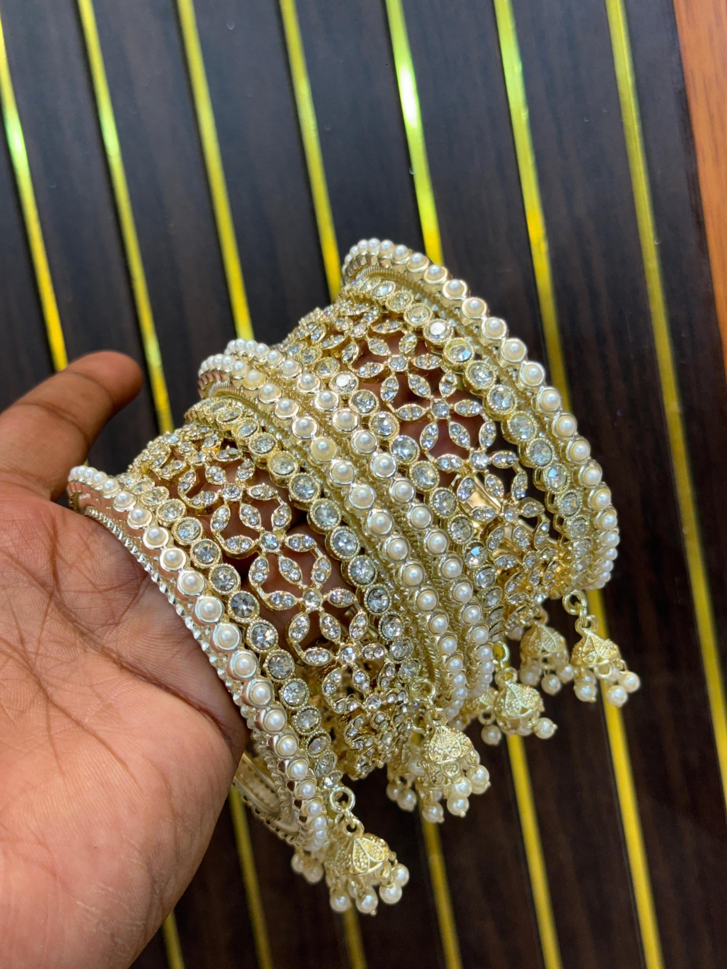 NEW JHUMKHI AD LOOK BANGLES SET