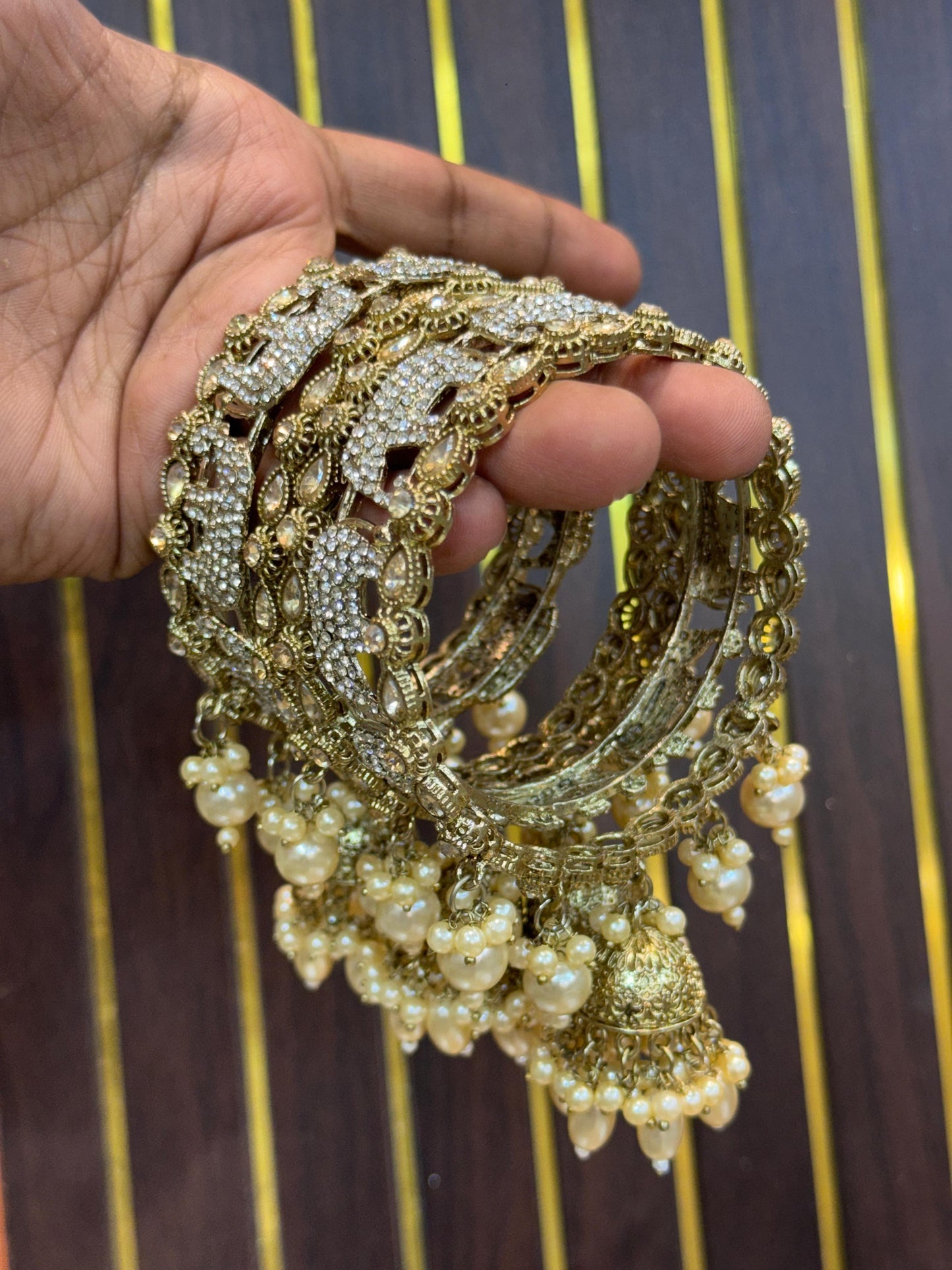 PREMIUM QUALITY AD BANGLES SET
