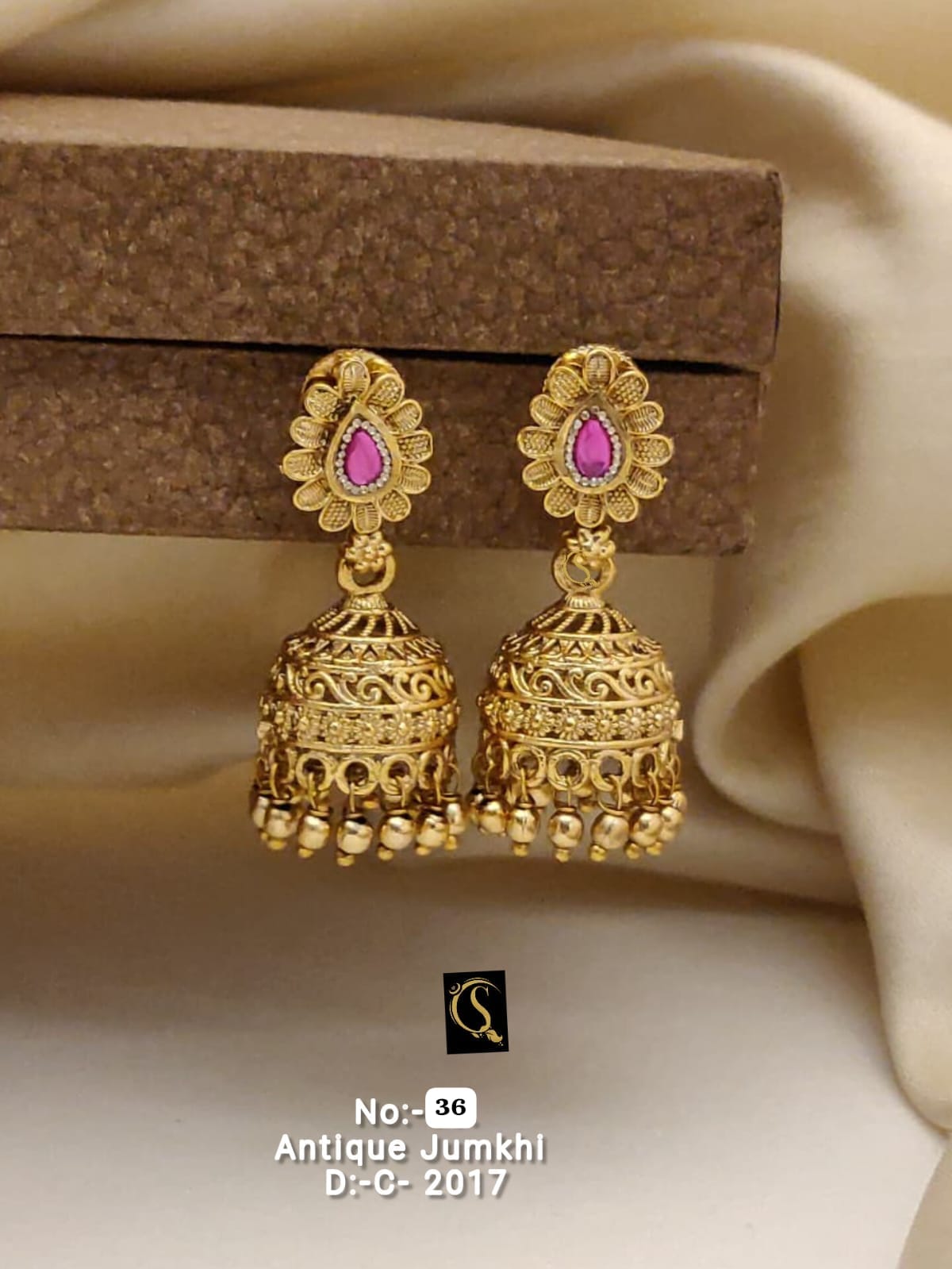 Elegant Antique Jhumki crafted with timeless traditional charm and intricate detailing 🥰