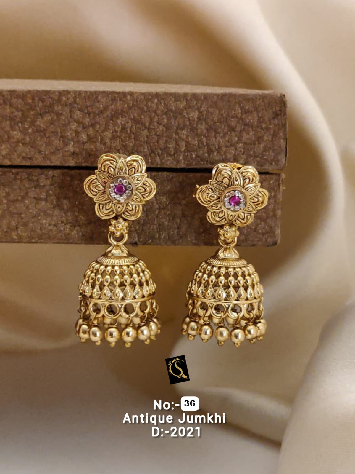 Elegant Antique Jhumki crafted with timeless traditional charm and intricate detailing 🥰