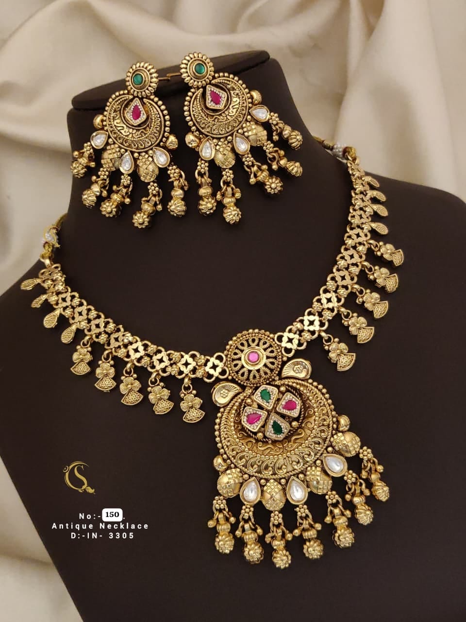 Heritage Antique Necklace crafted to bring timeless traditional elegance to your look 🤩
