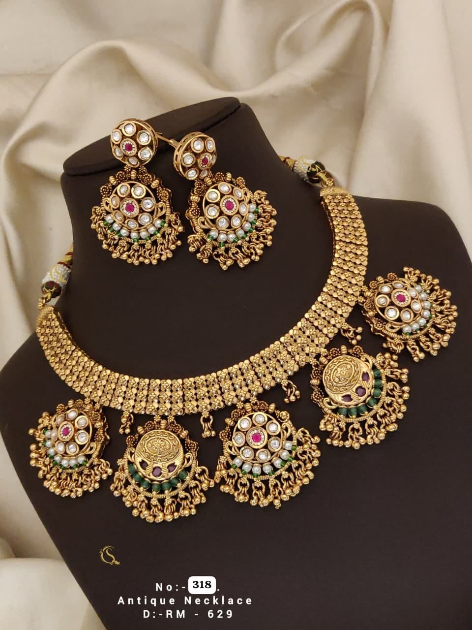 Heritage Antique Necklace crafted to bring timeless traditional elegance to your look 🤩