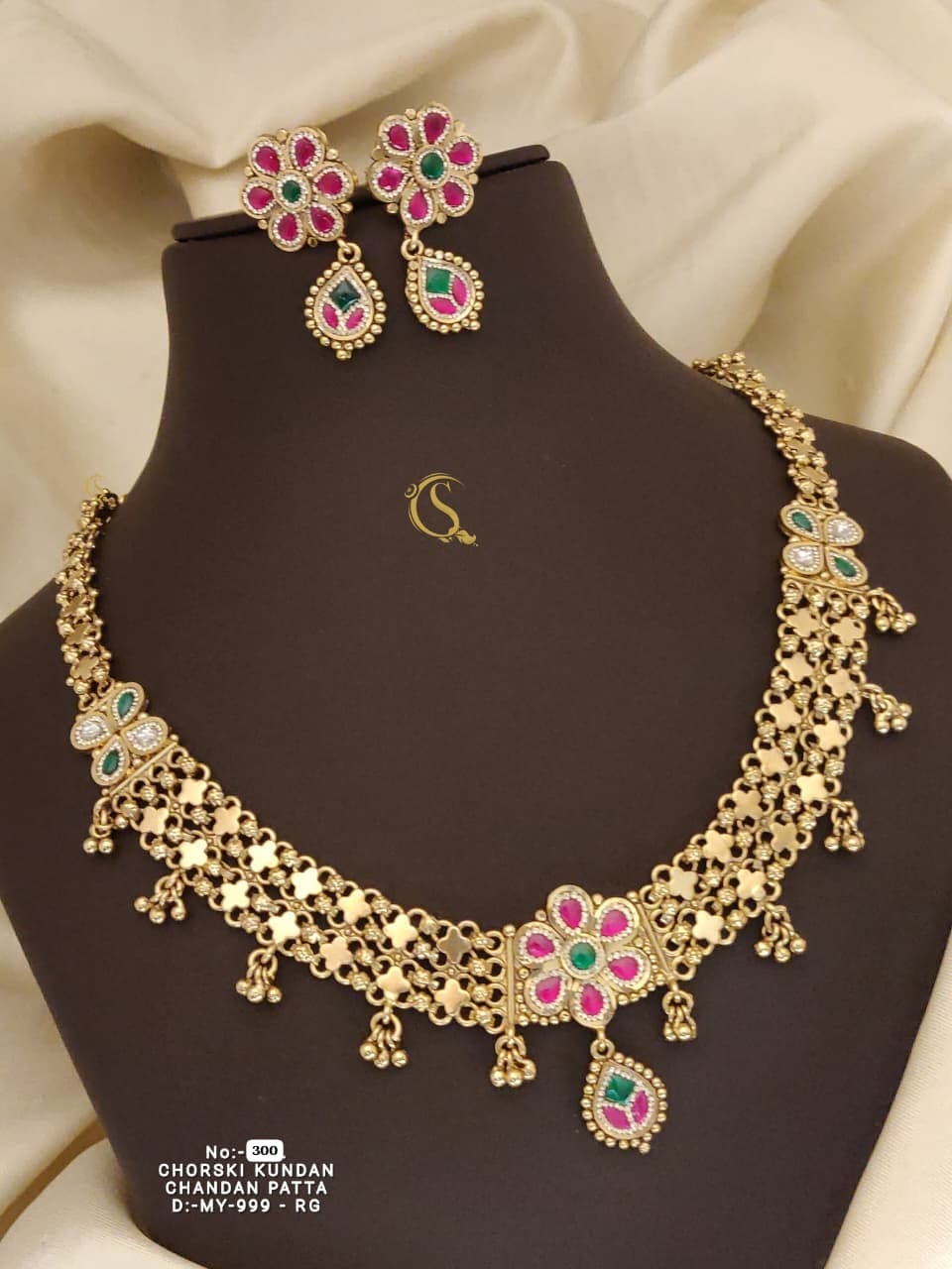 Heritage Antique Necklace crafted to bring timeless traditional elegance to your look 🤩