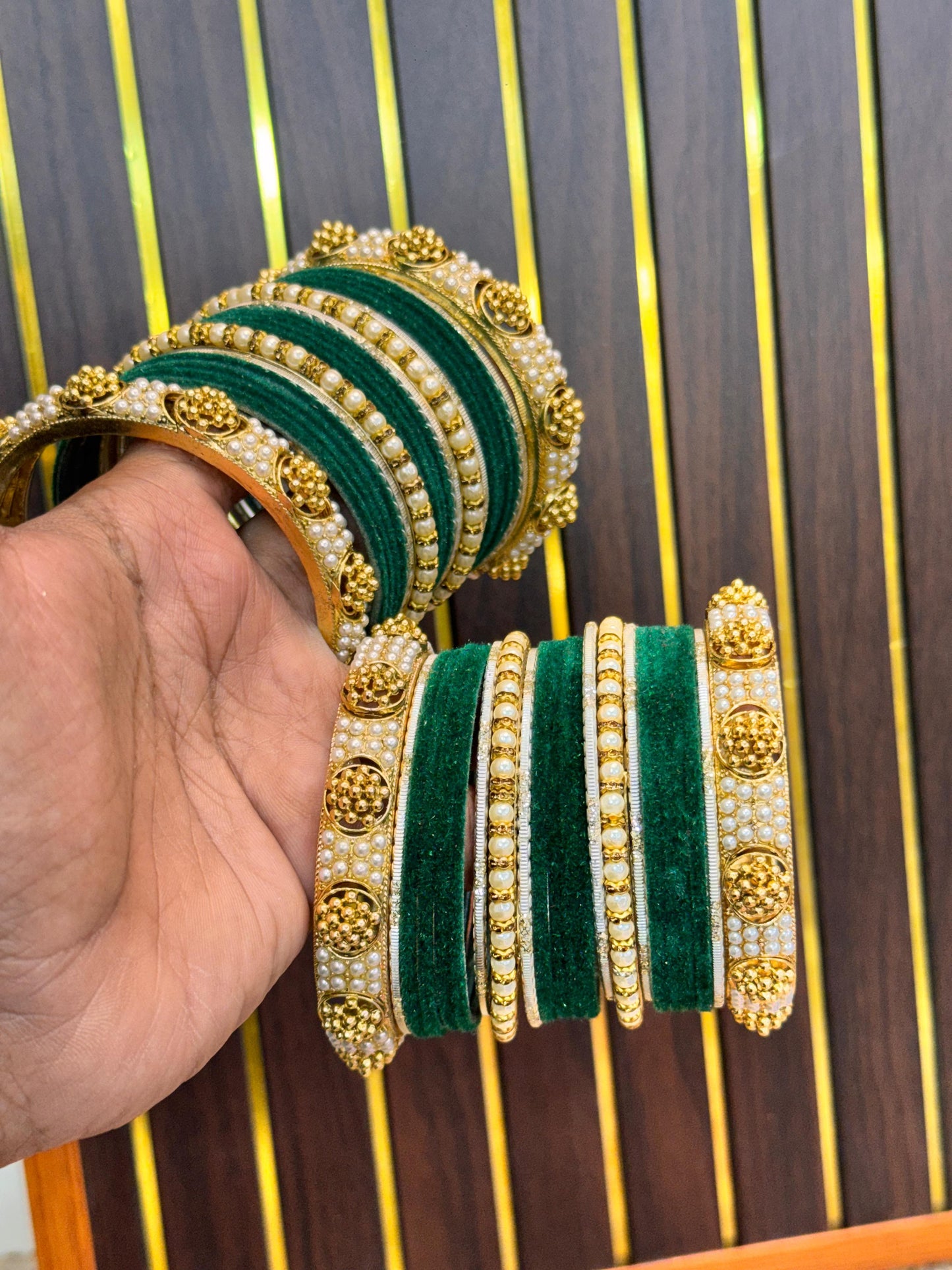 TRENDING GREEN BANGLES SET