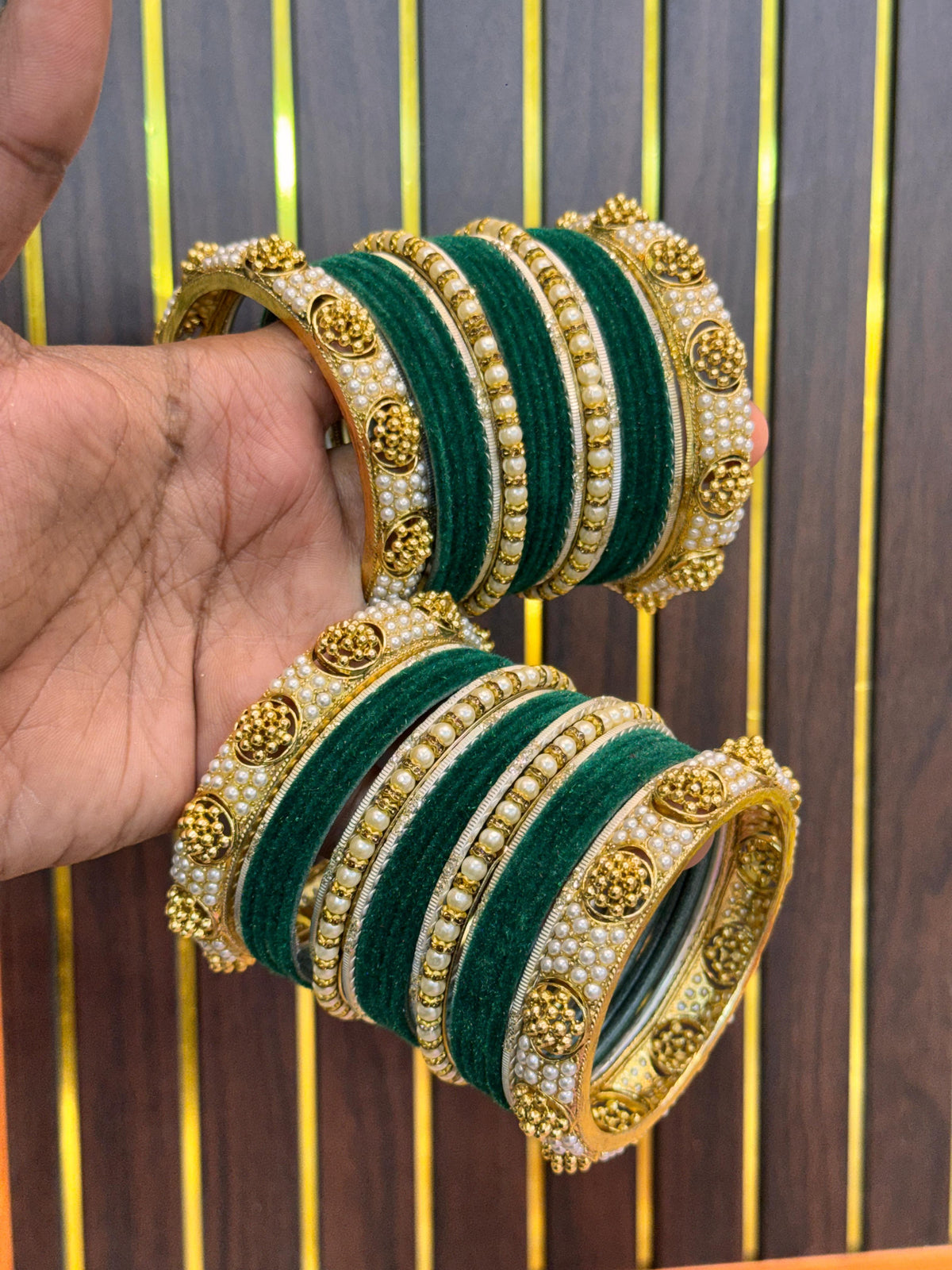 TRENDING GREEN BANGLES SET